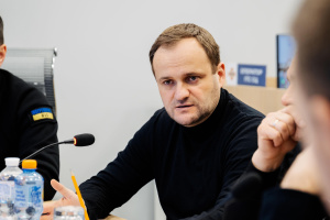 Максимально простий механізм: Кулеба розповів, як виплачуватимуть ₴20 тисяч працівникам ремонтних бригад 