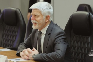 Президент Чехії ознайомився зі зразками озброєння ураїнських розвідників