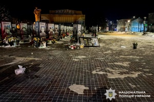 Жительці Рівного оголосили підозру через пошкодження портретів загиблих військових