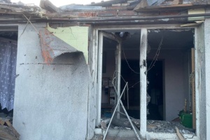 Ворог понад 20 разів атакував Дніпропетровщину: пошкоджені будинки та інфраструктура, є постраждала