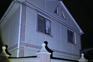 В Одесі через нічну російську атаку пошкоджені будинки та обʼєкти інфраструктури