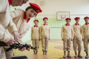 Les autorités d’occupation envoient des adolescents de la région de Kherson en Russie pour des formations à caractère militaire