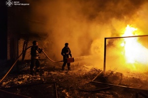 На Чернігівщині безпілотник атакував будинок культури, поранена жінка