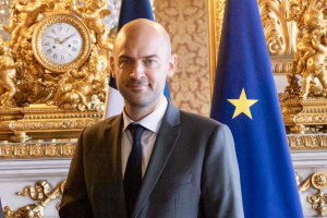 La France va fournir 13 MW d'électricité et des groupes électrogènes à l'Ukraine