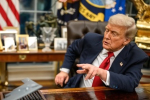 Трамп пригрозив Канаді 100% митами у разі підписання торговельної угоди з Китаєм - WP