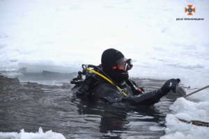 Elimination of strike consequences at Kyiv thermal plant: Divers operate at -15°C