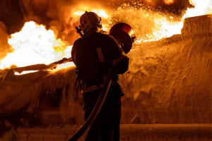 Комбінована атака РФ: у столиці прогриміли потужні вибухи, є загиблий і поранені