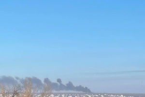 Біля Луганська після вибухів зайнялася пожежа в районі електропідстанції - ЗМІ