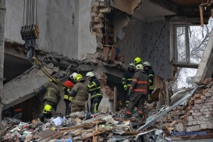 В Одесі з-під завалів дістали тіло другого загиблого через атаку РФ