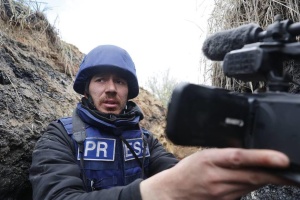 Удар по багатоповерхівці на Київщині: воєнкор Мар’ян Кушнір врятував дитину з квартири, де загинула її мама