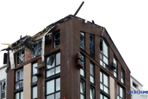 War correspondent rescues child from burning apartment in Kyiv region after Russian strike kills her mother