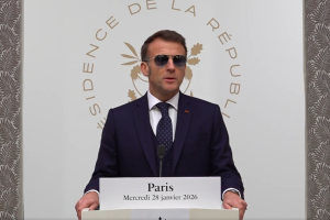 Макрон висловив підтримку Гренландії інуїтською мовою