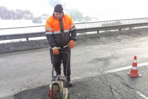 На Закарпатті ремонтують міжнародну трасу Київ-Чоп та під’їзди до кордону