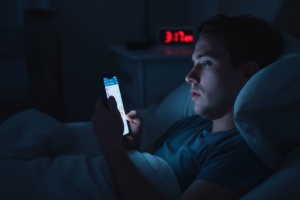 Люди, які пізно лягають спати, мають вищий ризик інсульту