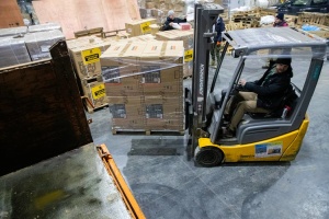 До Києва з Варшави надійшли ще 60 генераторів