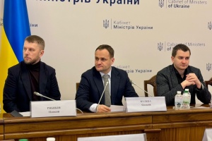 З чотирьох областей релокують підопічних інтернатів до безпечних регіонів - Кулеба