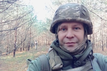 Закарпатському митцю, який служить у ЗСУ, присвоїли звання заслуженого скульптора України