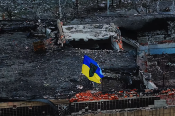 Ukrainian National Guard raises flag over Kupiansk city hall