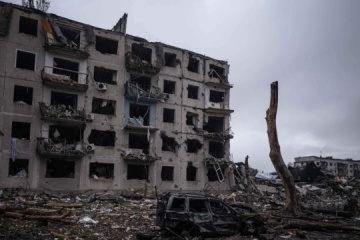 Graves in courtyards, burned-out houses: How Russian shelling destroys Kostiantynivka