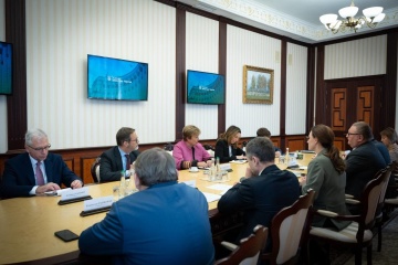 Ukraine's PM meets with IMF chief