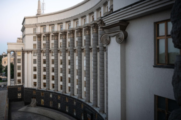 Le gouvernement a imposé aux entreprises publiques l'obligation d'importer de l'électricité