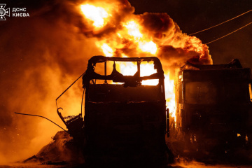 Nächtlicher Angriff auf Kyjiw: Häuser, Einkaufszentrum und Süßwarenfabrik beschädigt, eine Tote und Verletzte