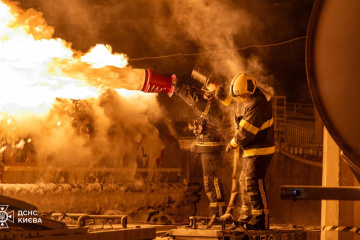 Nächtlicher Angriff auf Kyjw: Häuser, Einkaufszentrum und Süßwarenfabrik beschädigt, eine Tote und Verletzte