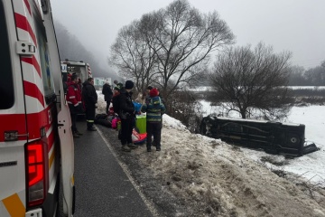 Bus carrying children overturns in Zakarpattia region, casualties reported