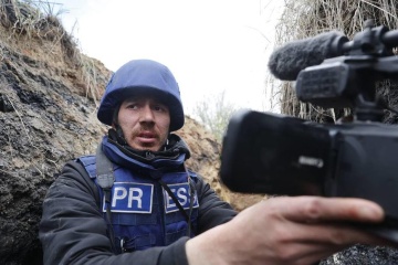 War correspondent rescues child from burning apartment in Kyiv region after Russian strike kills her mother