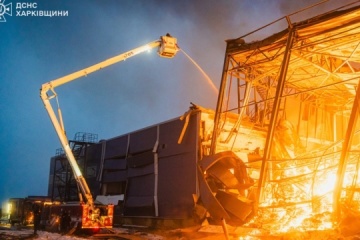 Russische Drohnen beschädigen Zigarettenfabrik von Philip Morris in der Region Charkiw 