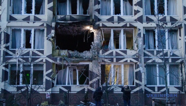 Ворог вдарив по лікарні у Києві / Фото: Кирило Чуботін, Укрінформ 