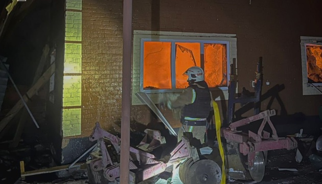 Росіяни вночі вдарили по Тростянецькій громаді, є руйнування