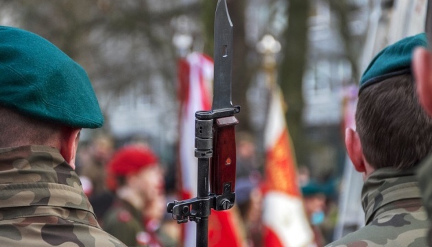 Większość Polaków uważa za najbardziej prawdopodobny scenariusz zamrożenie wojny na Ukrainie