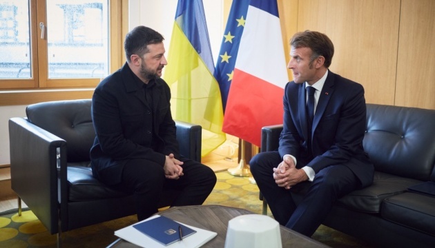 À l’Élysée, Zelensky et Macron entament leur entretien bilatéral