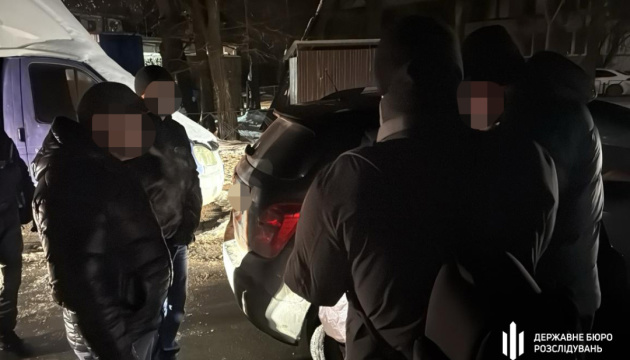 Затримали на «гарячому»: киянин вимагав $100 тисяч у посадовця ТЦК нібито для ДБР