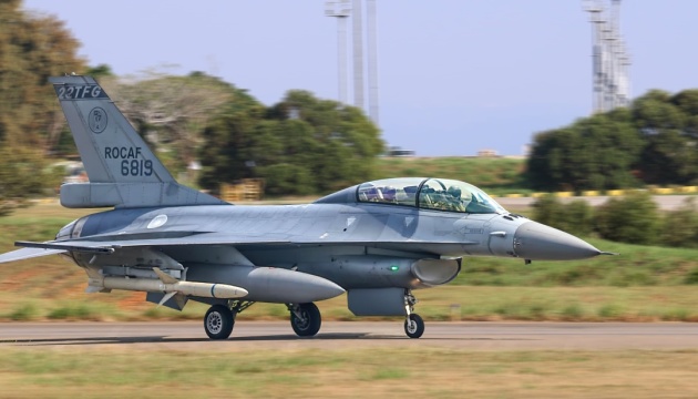 Повітряні сили Тайваню втратили літак F-16V, пошуки пілота тривають