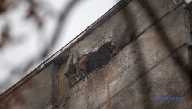 Нічний обстріл Києва: рятувальники працювали на 20 локаціях, з-під завалів врятували 32 людей