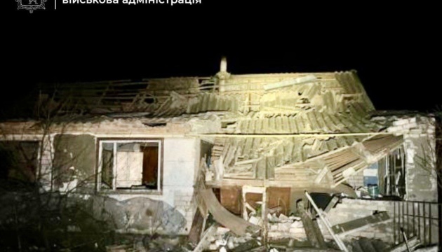 Росіяни атакували КАБами Запорізький район - пошкоджені будинки, є поранений