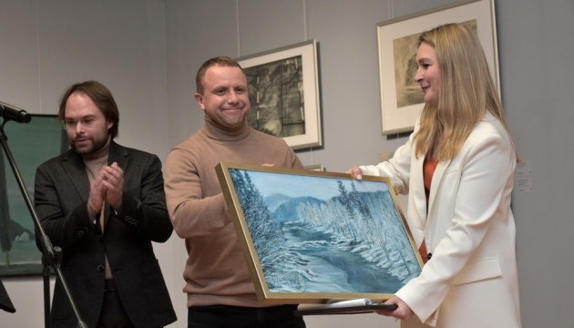 Хмельницький художній музей тепер має «зимовий» парфум, на створення якого надихнула картина