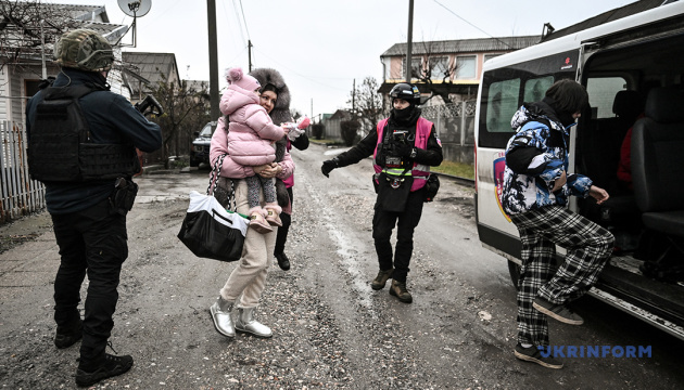 У Запорізькій області триває обов’язкова евакуація сімей із дітьми / Фото: Дмитро Смольєнко. Укрінформ