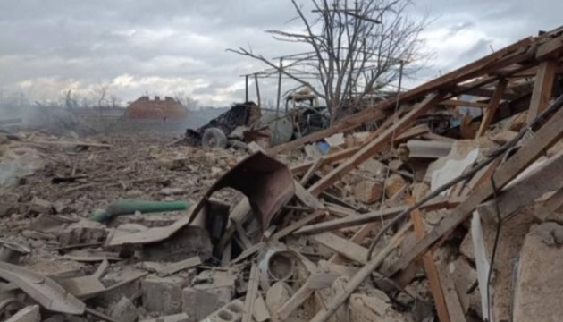 Росіяни вдарили КАБами по Запорізькому району, є поранена