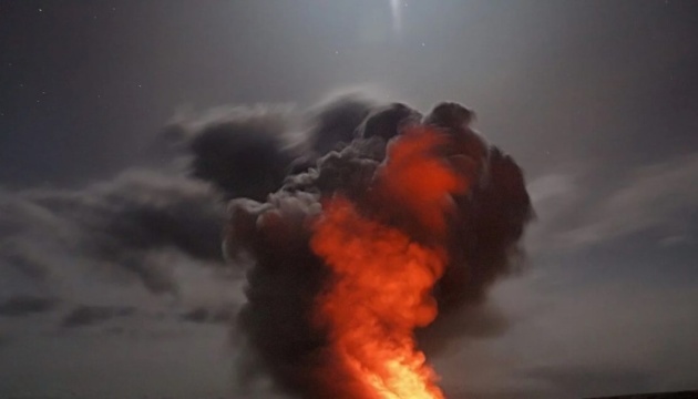 Des drones ukrainiens ont attaqué de nuit des usines militaires et de réparation aéronautique à Taganrog, en Russie