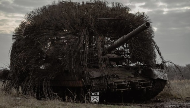 Воїни ЗСУ «затрофеїли» російський танк Т-80