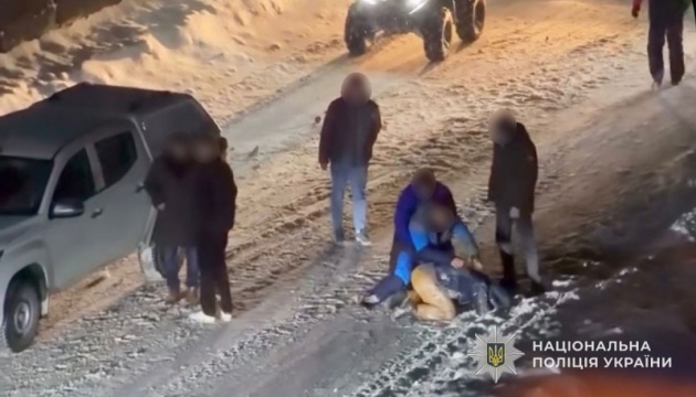 На Тернопільщині поліція з'ясовує обставини бійки, в якій постраждав військовий