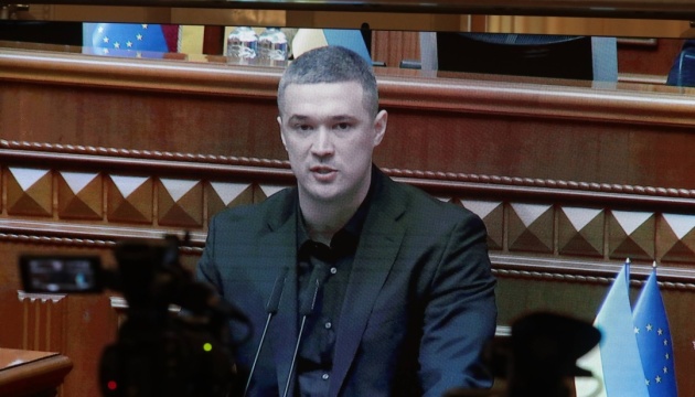 El Parlamento nombra a Fedorov ministro de Defensa de Ucrania