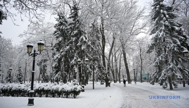 У більшості областей України завтра очікується сніг із дощем, на дорогах подекуди ожеледиця