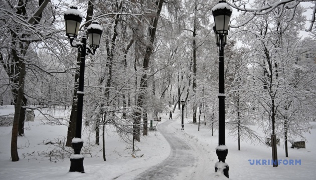 На вихідних по всій Україні прогнозують похолодання, у західних областях до -25°