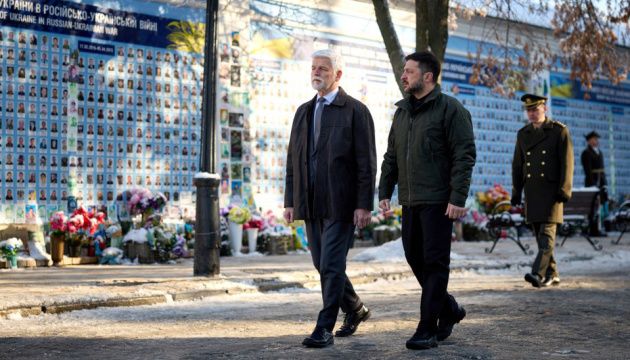 Zelensky, Pavel honor fallen soldiers in Kyiv