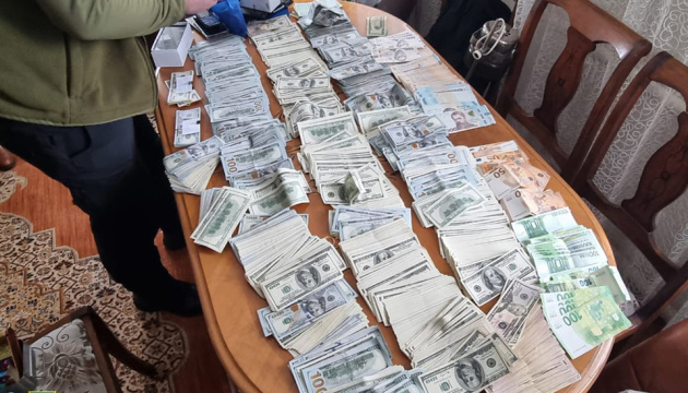 In Dnipropetrovsk region, military medical commission head foiled for organizing large-scale scheme for draft dodgers