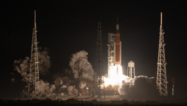 NASA дозволило астронавтам брати смартфони у космос